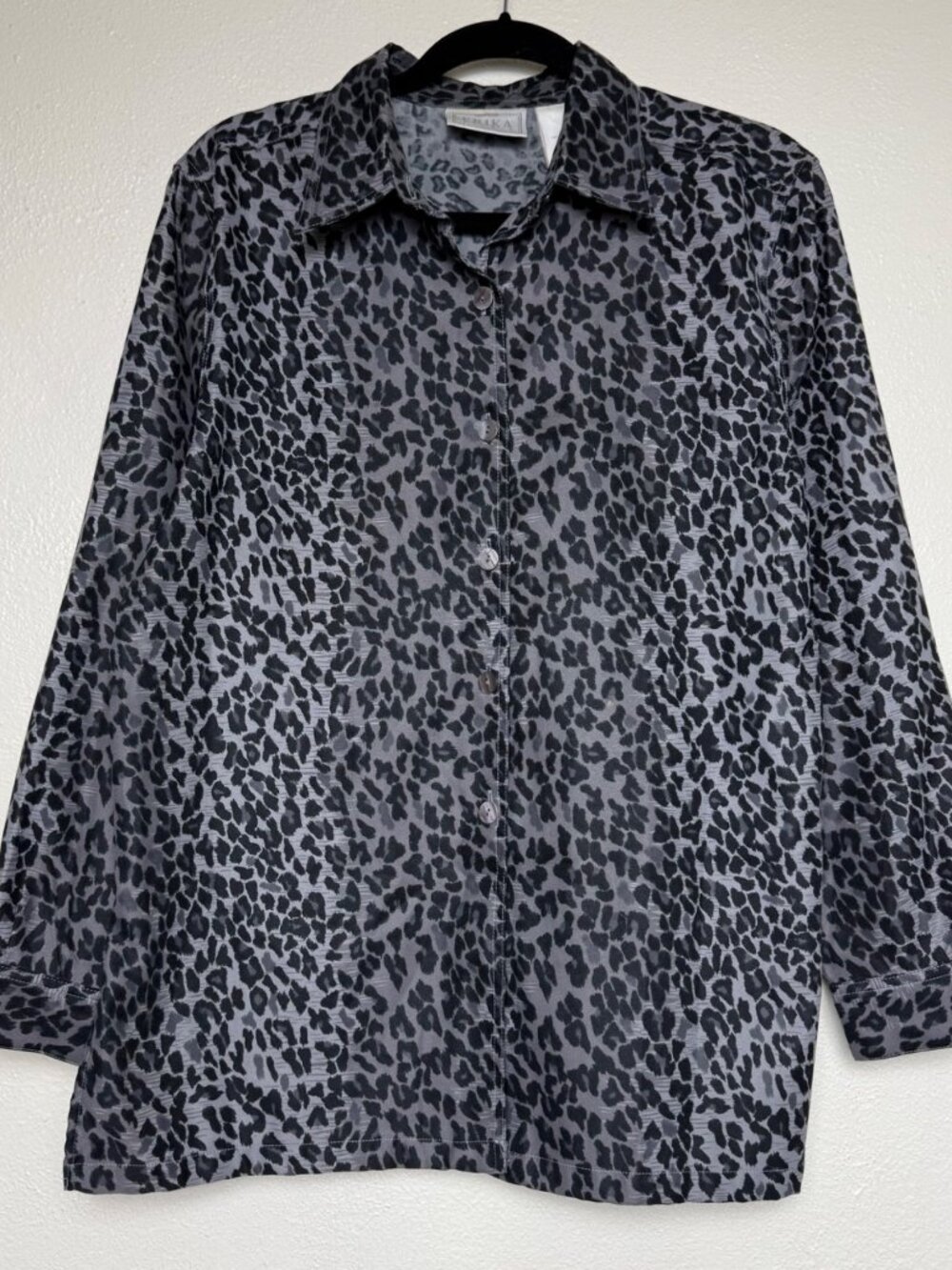 Vtg Erika Studio Black & Gray Leopard Print Long Sleeve Button Down Sz M